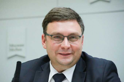 Московский суд заключил под стражу заместителя главы общества "Знание" Антона Серикова по обвинению в хищении в особо крупном размере