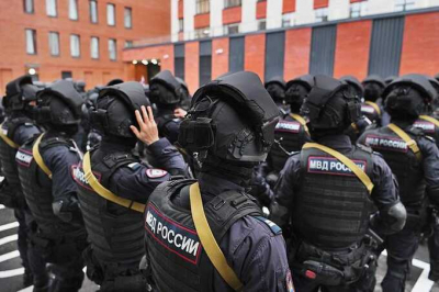 Массовые увольнения, низкие зарплаты и небезопасные варианты трудоустройства: как МВД лишается кадров по всей России